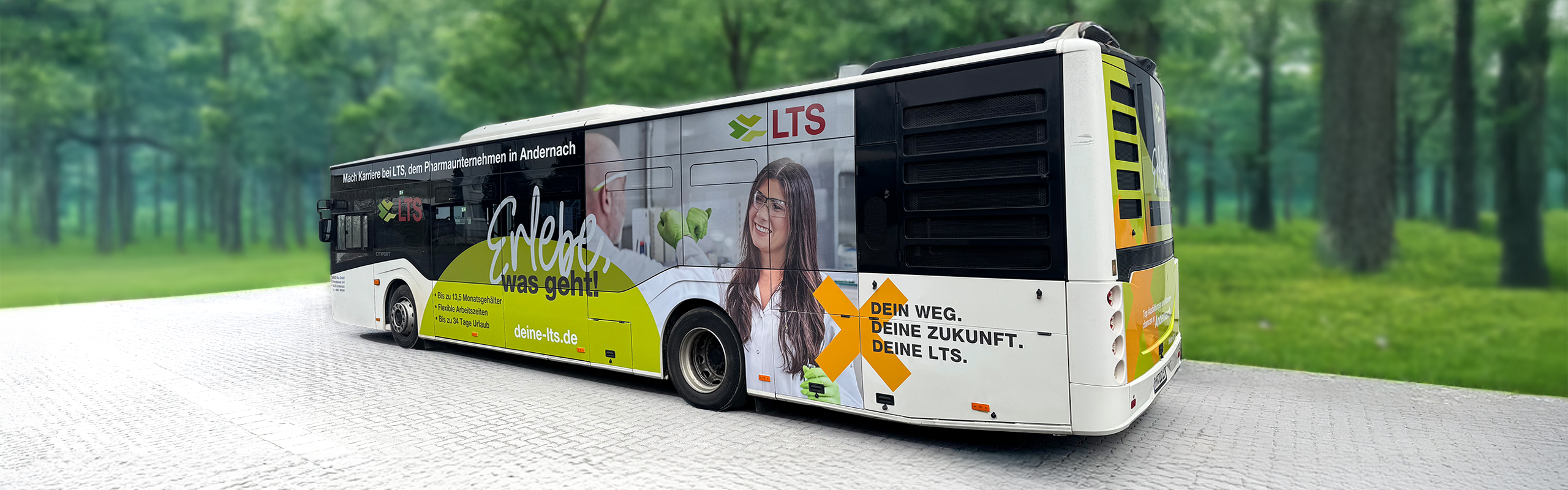 Großflächige Busfolierung